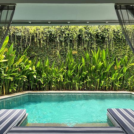 Ozamiz Villa Seminyak By Villas R Us Exteriör bild