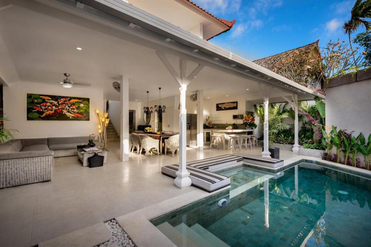 Ozamiz Villa Seminyak By Villas R Us Exteriör bild