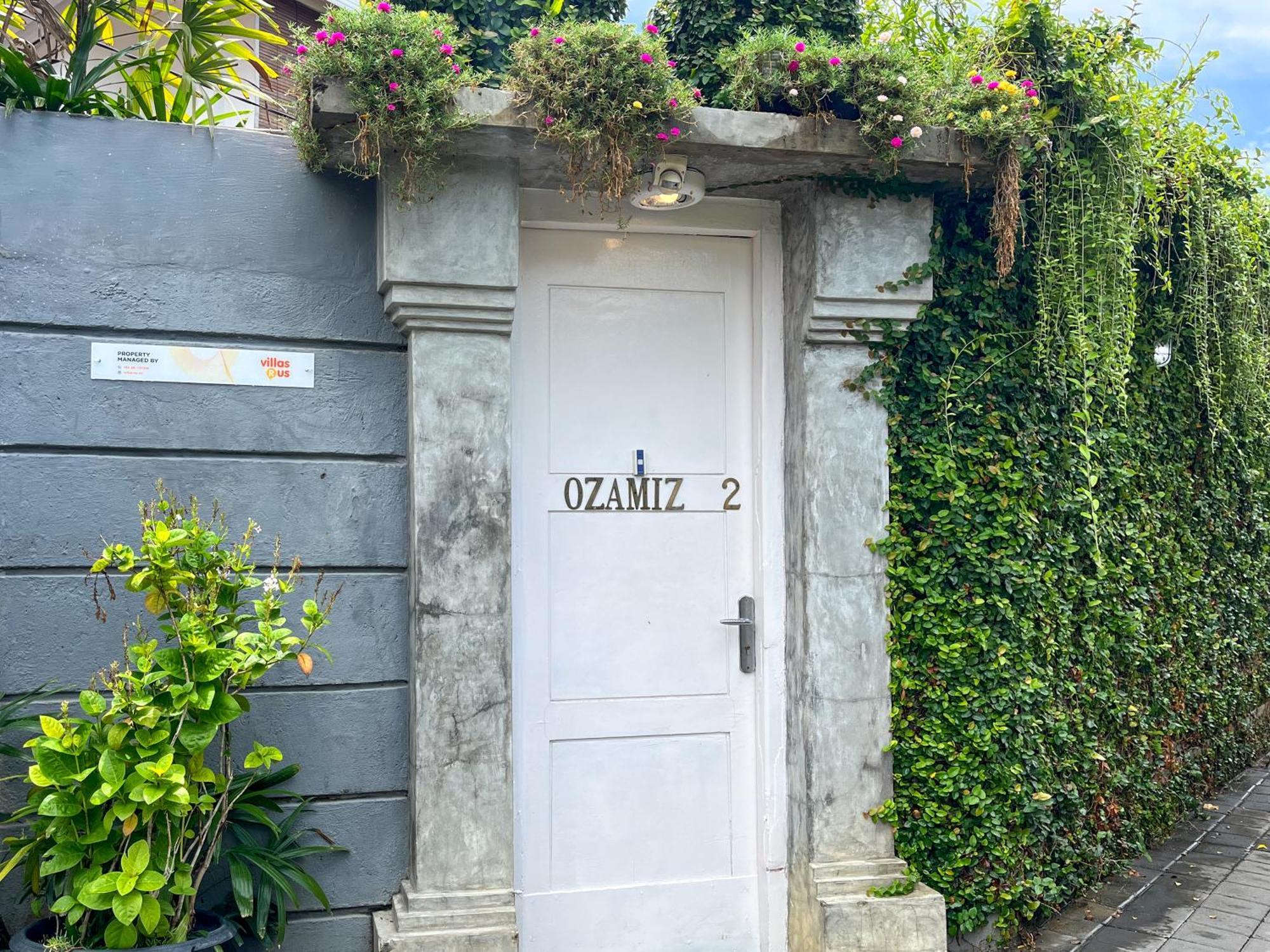 Ozamiz Villa Seminyak By Villas R Us Exteriör bild